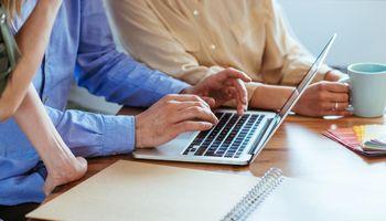 Contact Energy (CEN) Dips: Why Investors Are Watching New Zealand's Energy Names