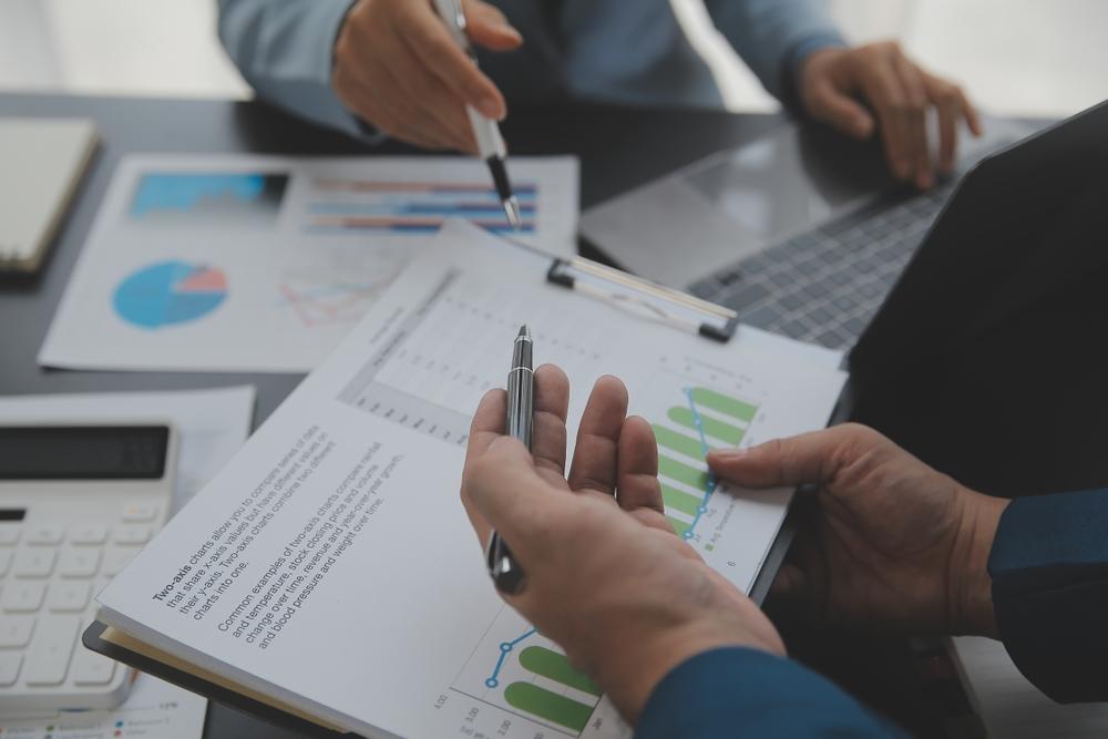 Contact Energy (CEN) Slips as Renewable Energy Investors Watch Defensive Stocks